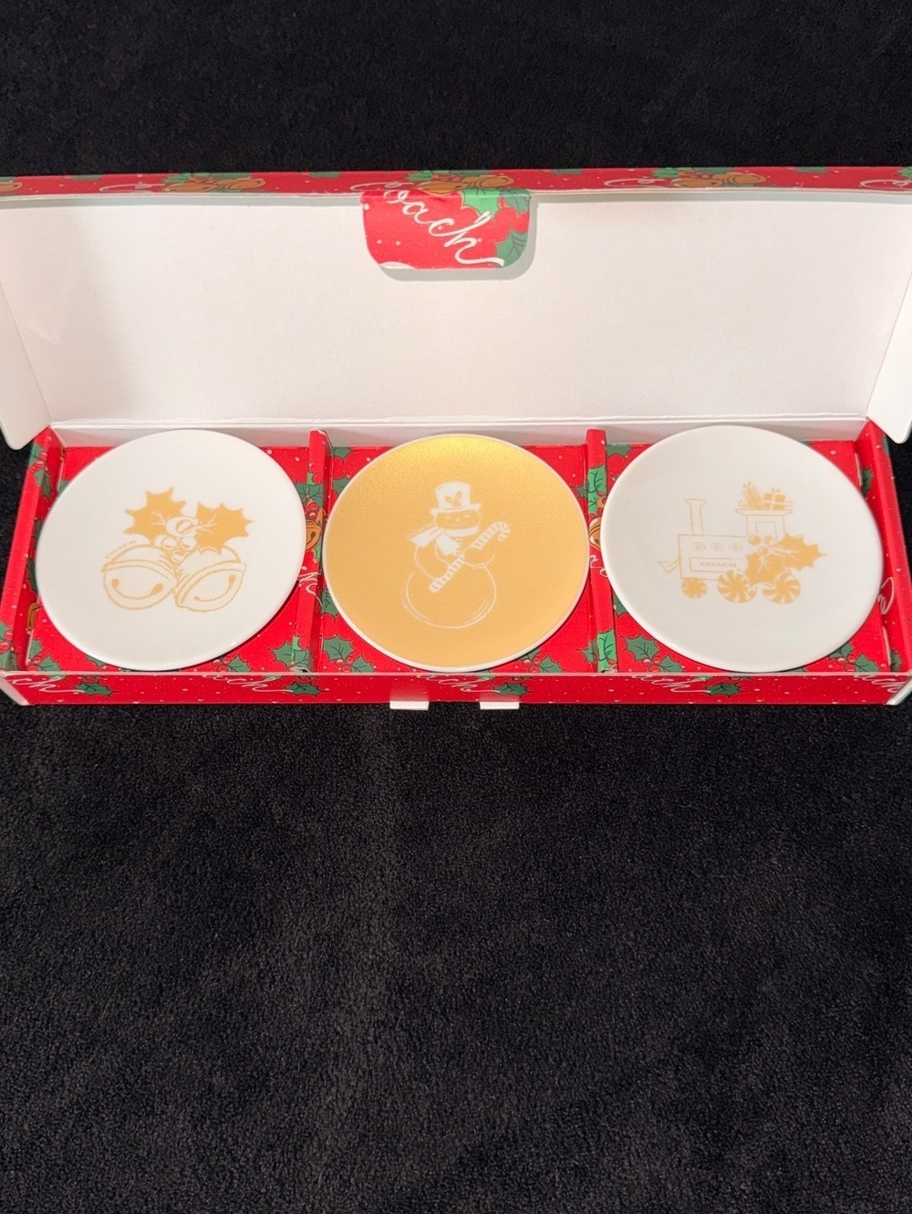 Coach Japan Exclusive Ceramic Holiday Tea Plate Set